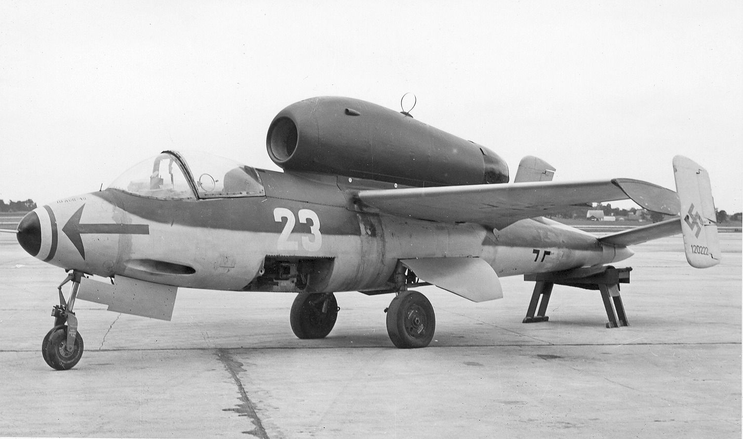 Cyber A�ro Breton - HEINKEL HE 162 SALAMANDER