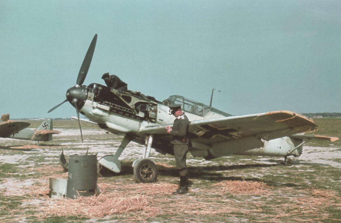 Cyber A�ro Breton - MESSERSCHMITT ME 109 E-4 EMIL