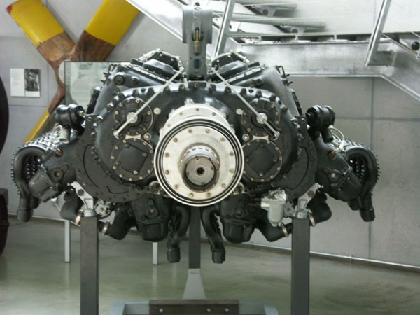 Cyber A�ro Breton - Aichi Ha-70