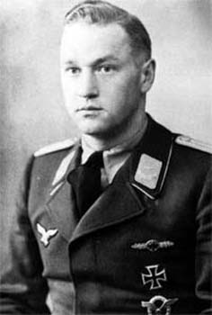 Cyber A�ro Breton - beese_a