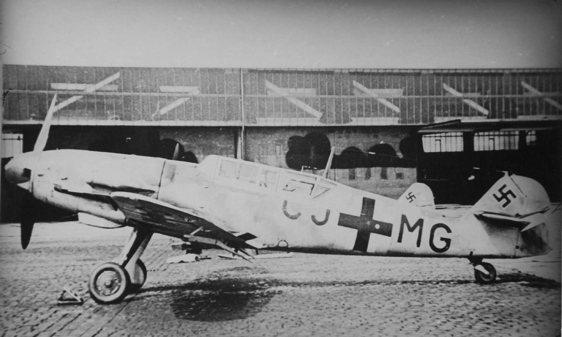 Cyber A�ro Breton - CJ-MG ME109G