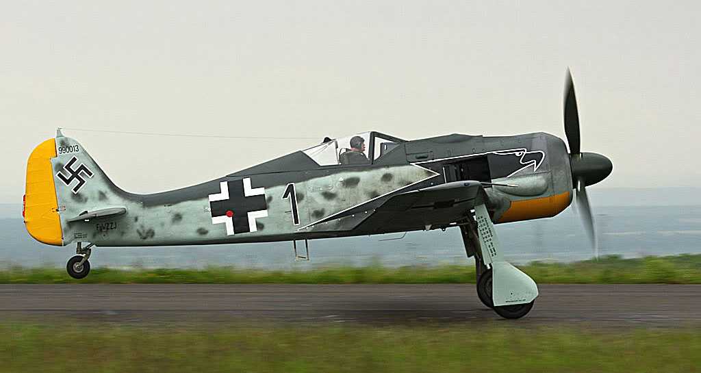 Cyber A�ro Breton - F-AZZJ FW190A