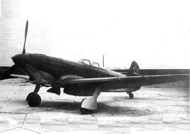 Cyber A�ro Breton - YAKOVLEV YAK-9 DD