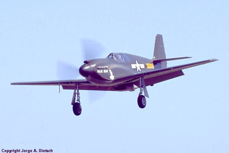 Cyber A�ro Breton - NORTH AMERICAN P-51A-10 MUSTANG